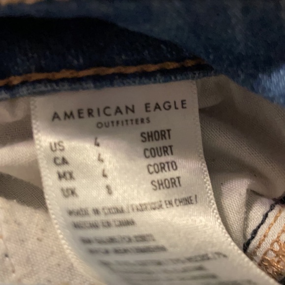 American Eagle Ripped Jeans - Picture 4 of 4